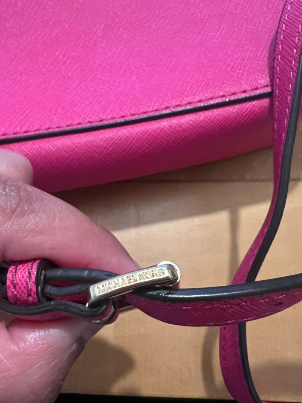 Michael Kors Hot Pink Crossbody Bag with Gold Chain - Picture 4 of 7